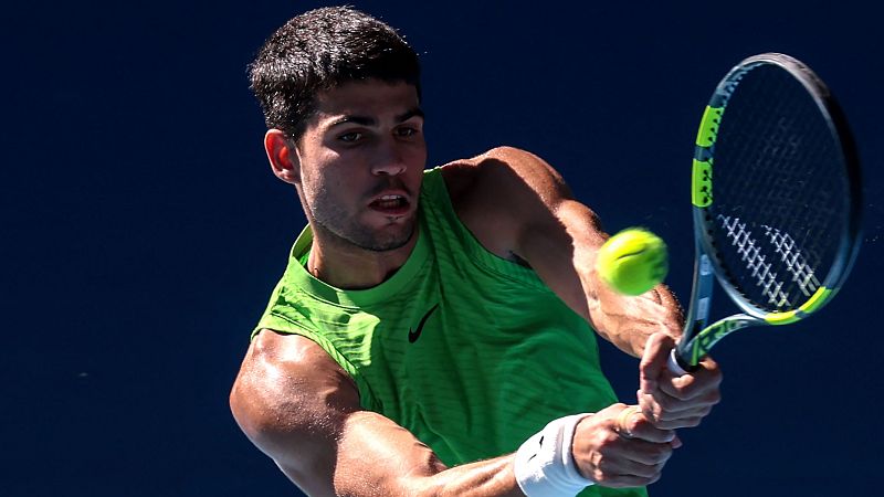 Alcaraz evita sobresaltos, supera a Hanfmann y alcanza la tercera ronda