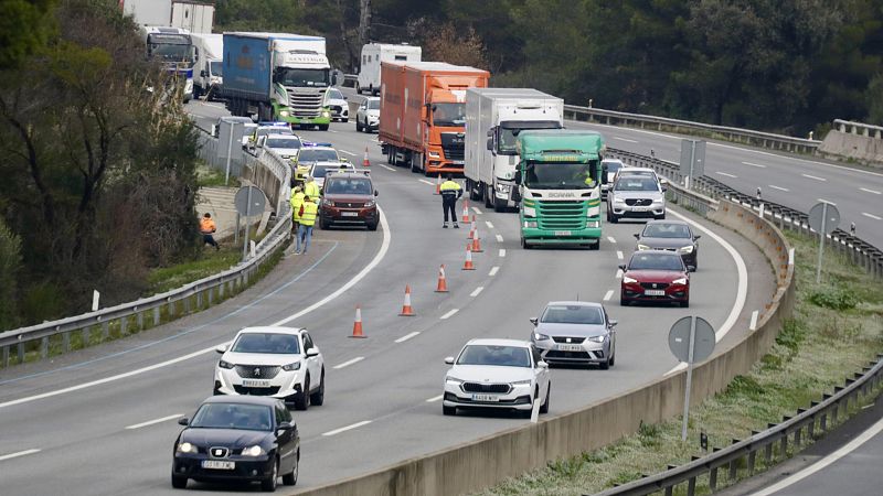 L?AP-7 queda tallad� en sentit sud a Martorell durant dies pel risc d?esfondrament