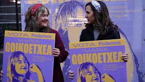 La secretaria general de Podemos, Ione Belarra, y la candidata a la Presidencia de la comunidad de la candidatura conformada por Podemos y Alianza Verde, Mar�a Goikoetxea, durante el inicio de la campa�a electoral en Zaragoza.