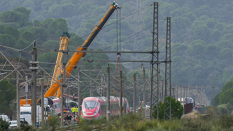 Renfe supo del accidente del Alvia "inmediatamente" después de que se produjera y así se lo lo trasladó a emergencias