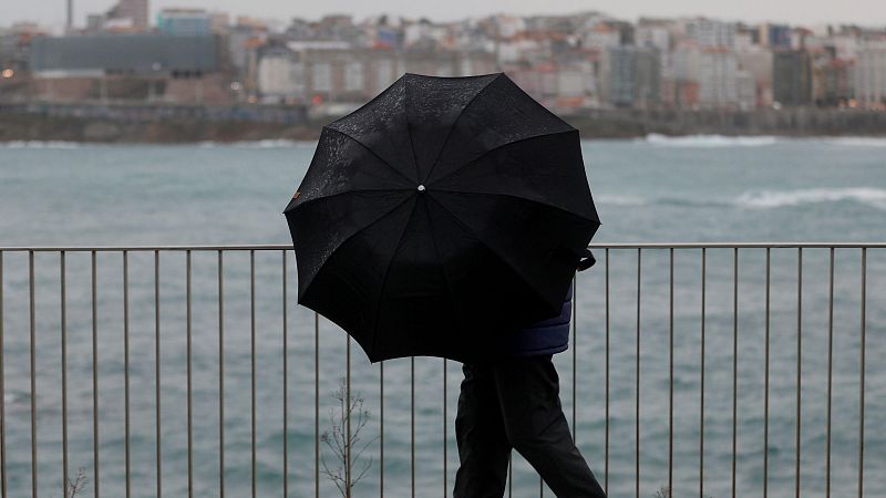 Una mujer muere en Torremolinos por la borrasca Joseph, que activa avisos en casi toda España