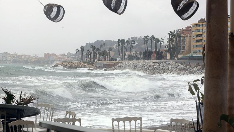 La borrasca Kristin obliga a suspender las clases en Extremadura, Ceuta y municipios de Madrid y Andalucía