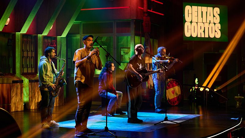 La mítica banda de los 90 que sorprende a Chenoa en 'La Revuelta': "¡Los mejores del mundo, marcaron época!"