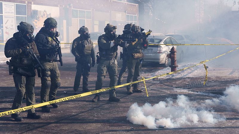 Dos agentes implicados en el tiroteo mortal de Álex Pretti en Mineápolis son cesados temporalmente