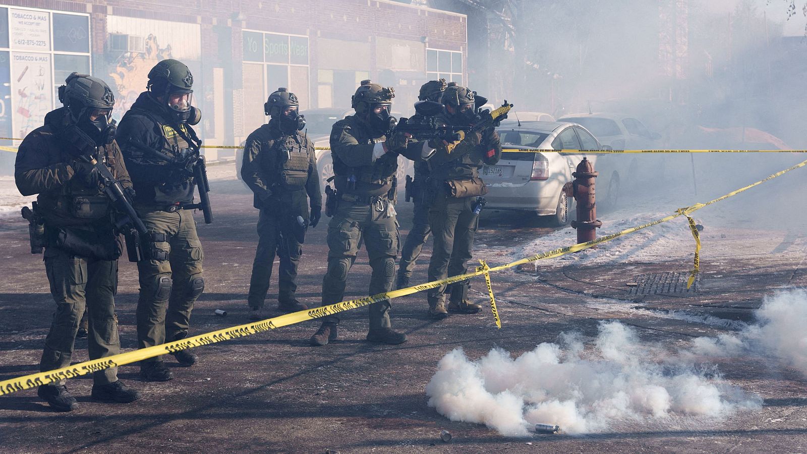 Dos agentes implicados la muerte de Álex Pretti en Mineápolis son cesados temporalmente - Informativo 24h | Ver