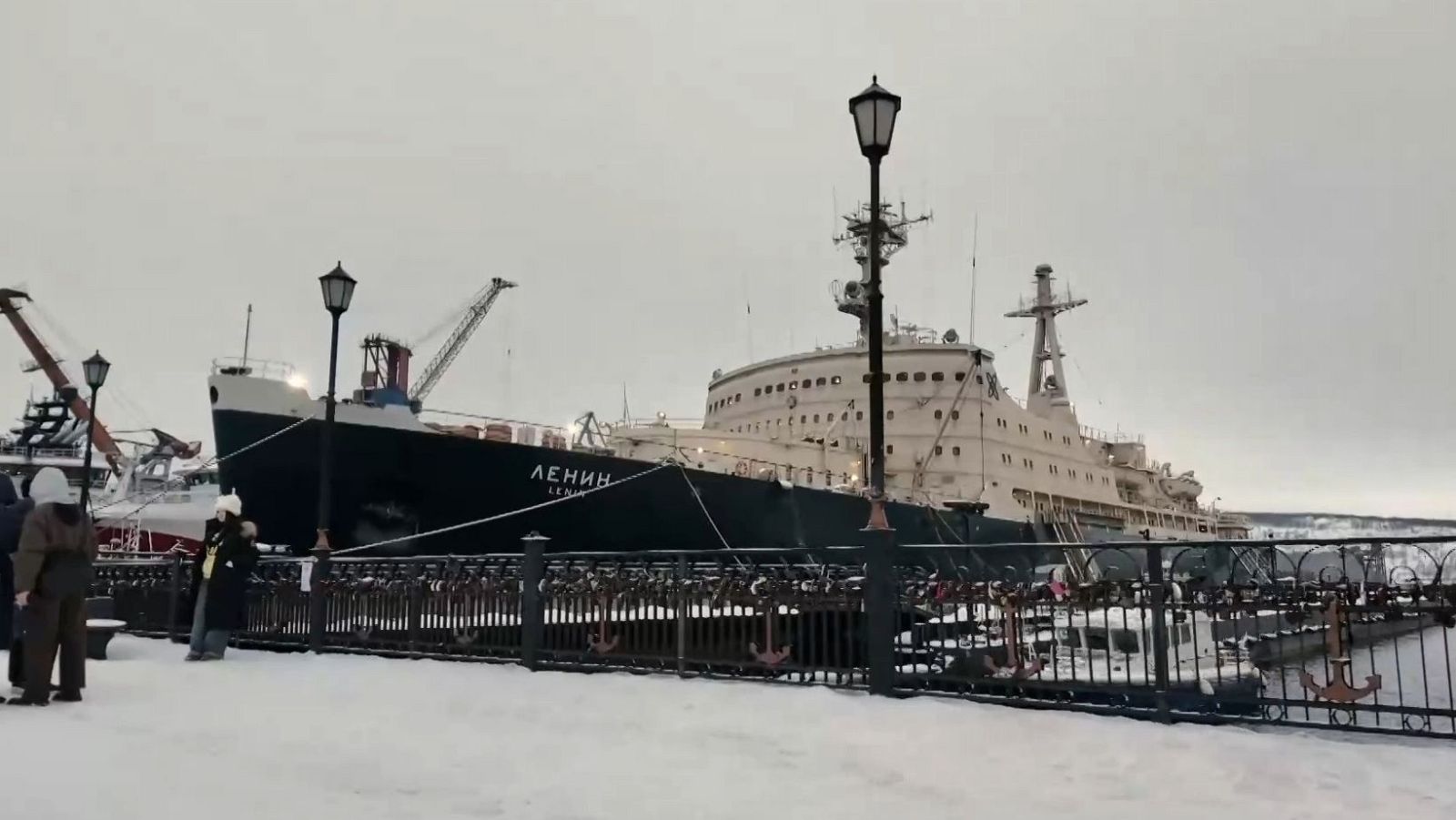 Rompehielos nuclear 'Lenin', el ejemplo de poderío de la fabricación de buques de Rusia - Telediario 1 | Ver