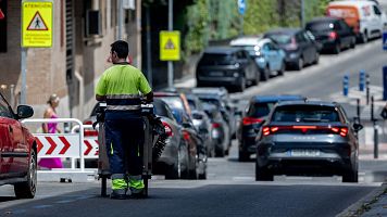 El Gobierno y los sindicatos acuerdan subir el SMI un 3,1%, hasta 1.221 euros al mes, y que no tribute en el IRPF