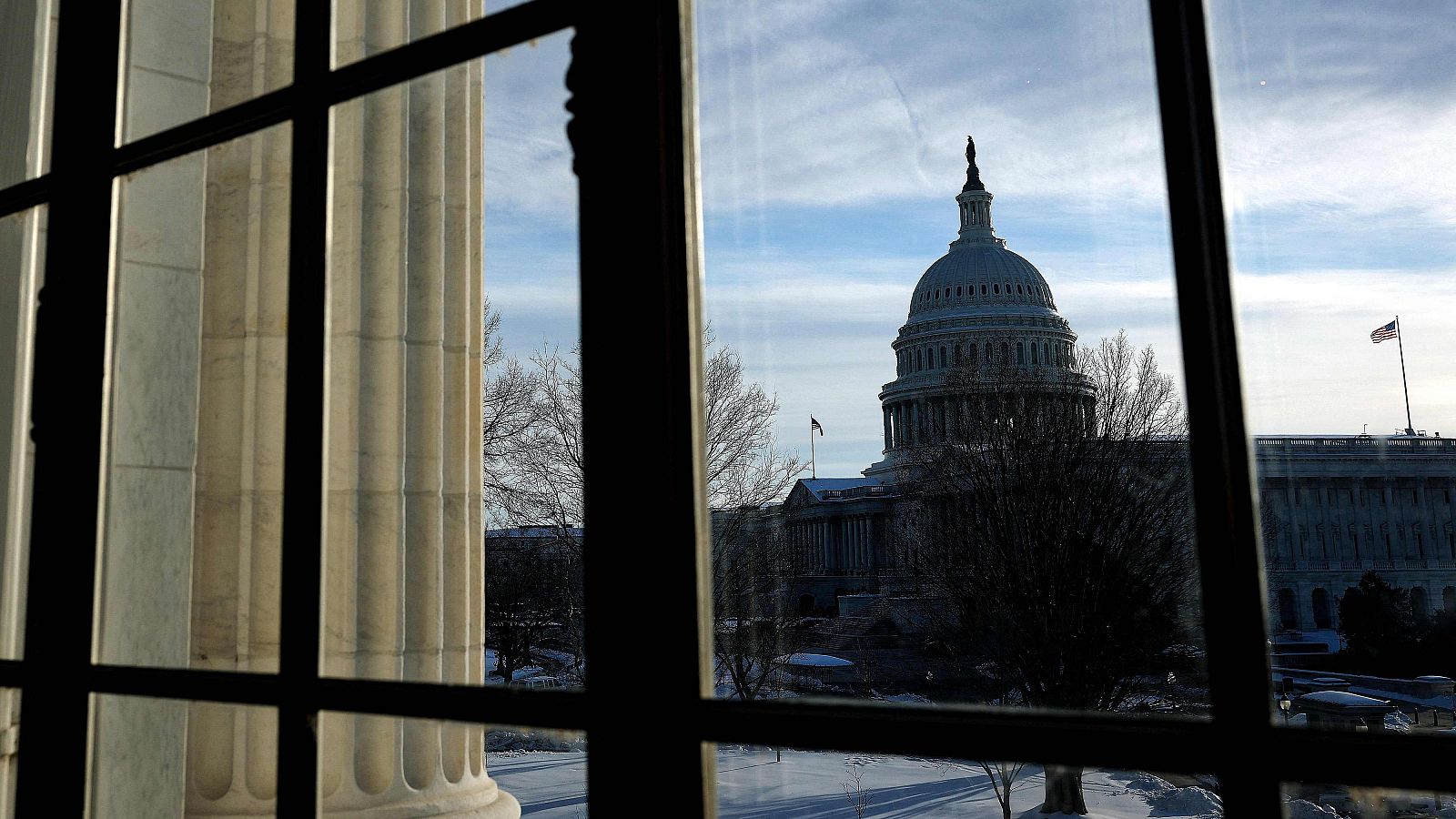 Los demócratas llegan a un acuerdo con Trump para evitar un cierre del Gobierno federal mientras negocian sobre el ICE | Ver ahora