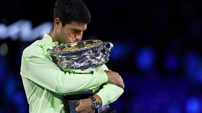 Alcaraz hace historia ante Djokovic en Australia y se convierte en el tenista m�s joven en completar los cuatro Grand Slam