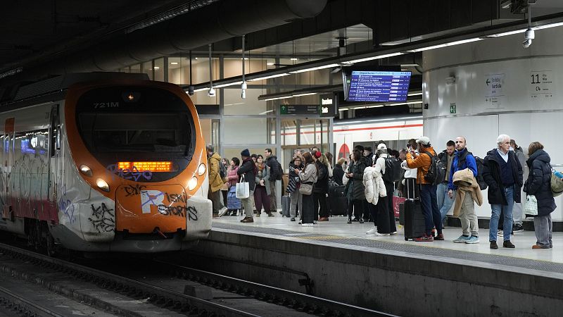 Rodalies no recuperará la normalidad este lunes y habrá servicio alternativo de autobuses en una decena de tramos