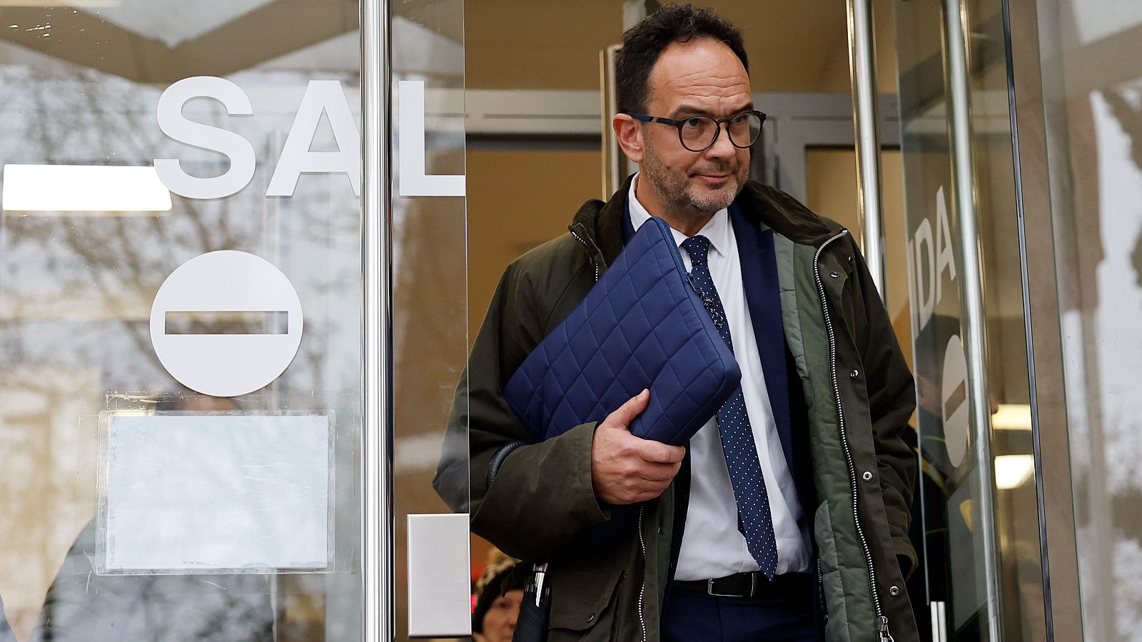 Cerdán y Hernando admiten que se reunieron con Leire Díez por unos audios - Telediario 1 | Ver