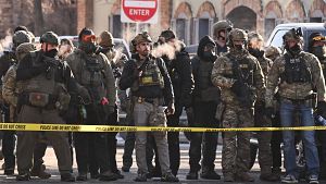 Agentes del ICE disparan contra otra persona en la ciudad de Mine�polis