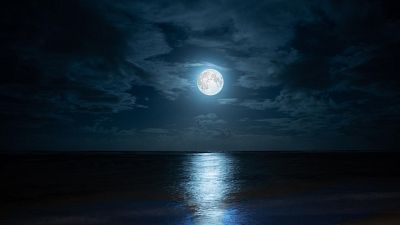 La Luna. Sol en la oscuridad