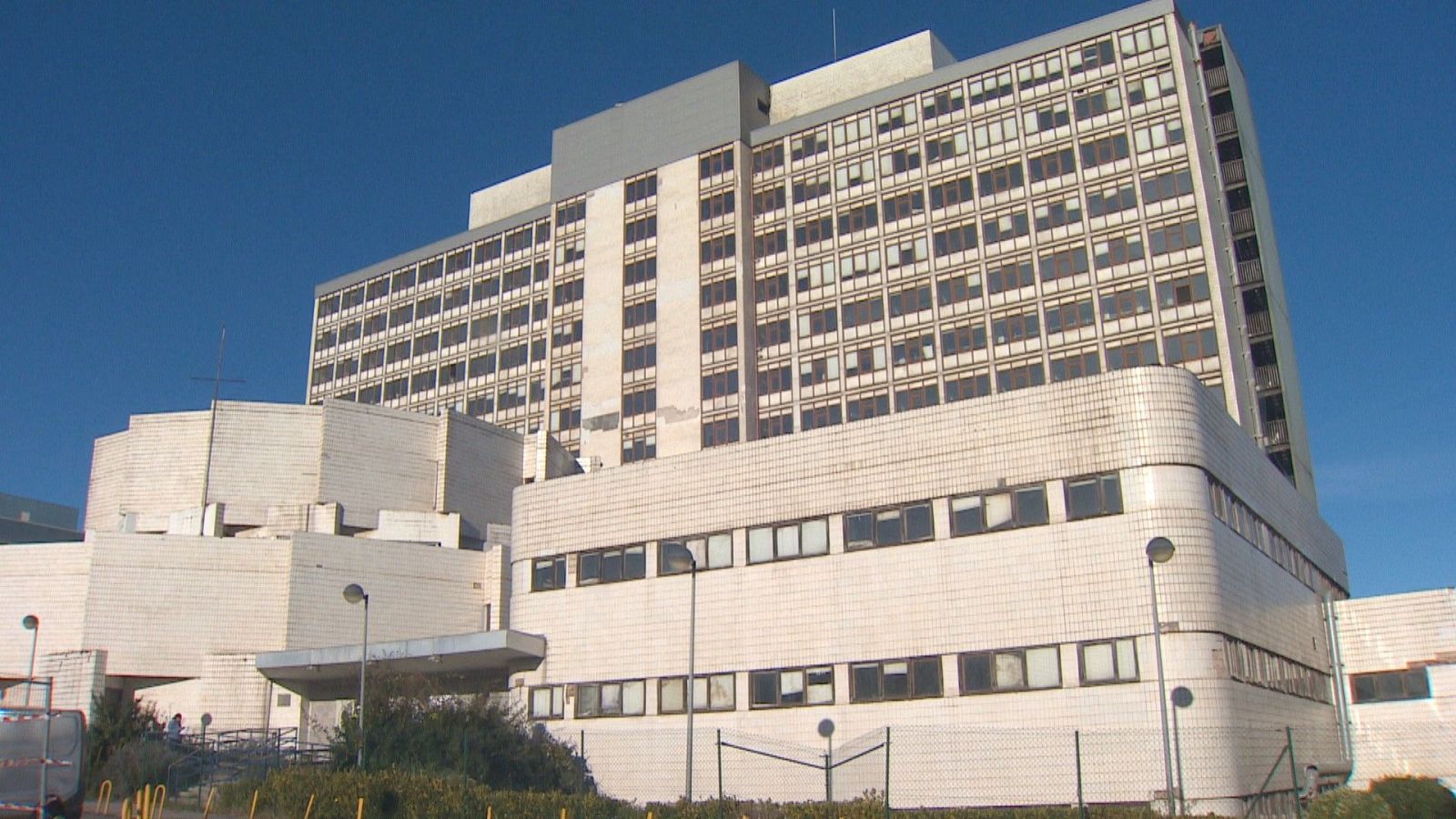 Comienza el derribo de la Residencia Cantabria - TeleCantabria | Ver