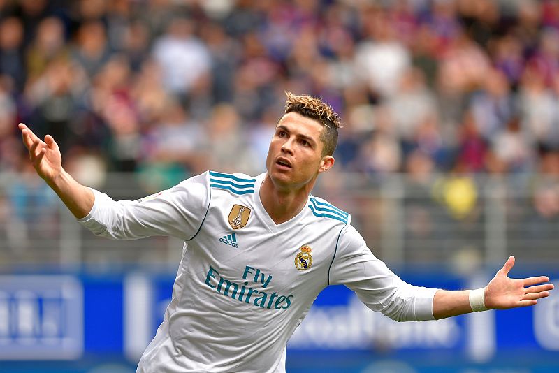 Cristiano Ronaldo lleva al Real Madrid a la victoria en Ipurúa