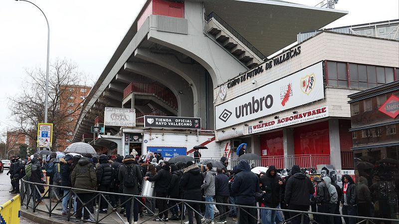 Suspendido el Rayo-Oviedo por las malas condiciones del terreno de juego