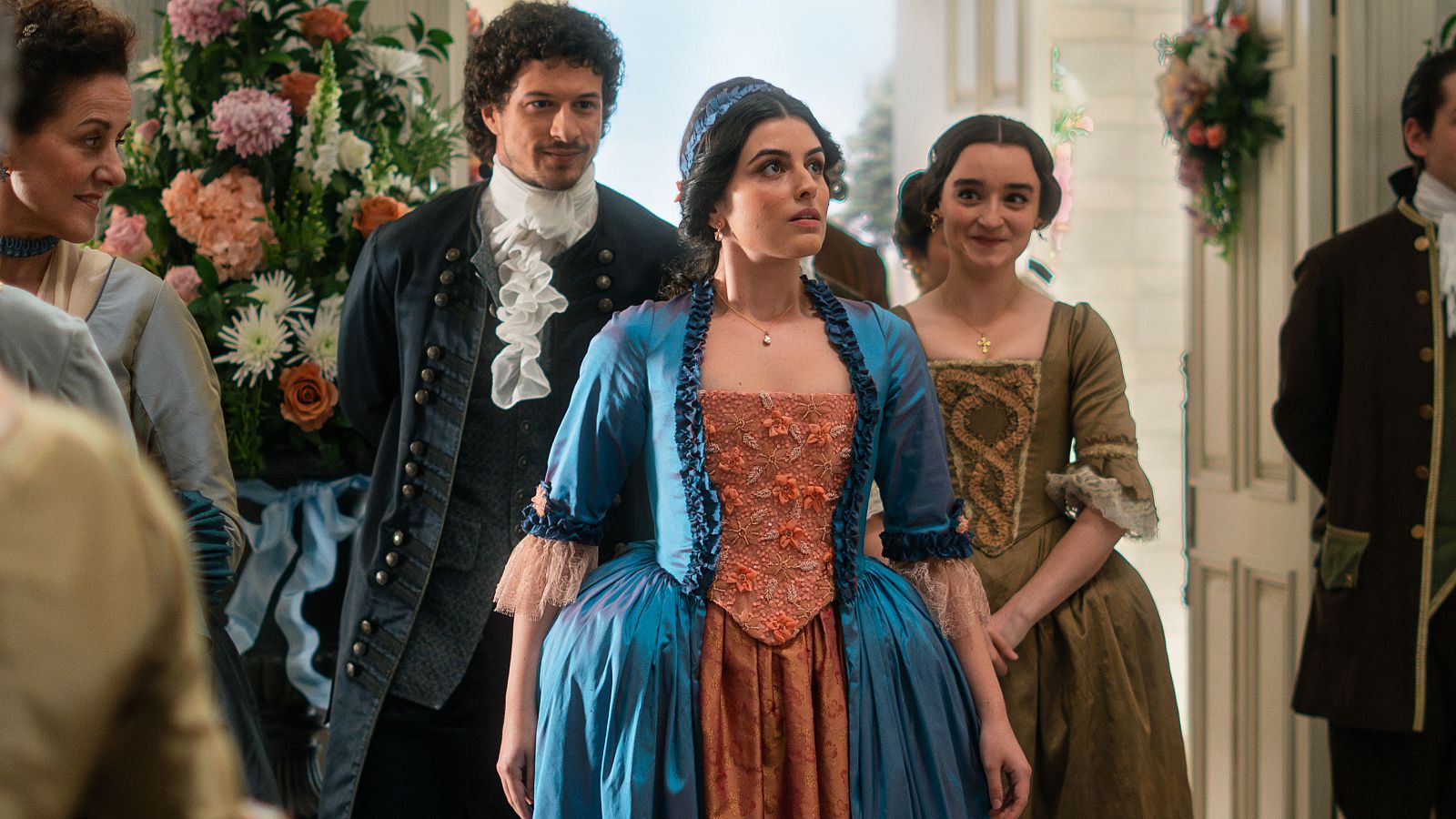 Valle Salvaje - Luisa aparece en la boda con un look espectacular - Valle Salvaje | Ver