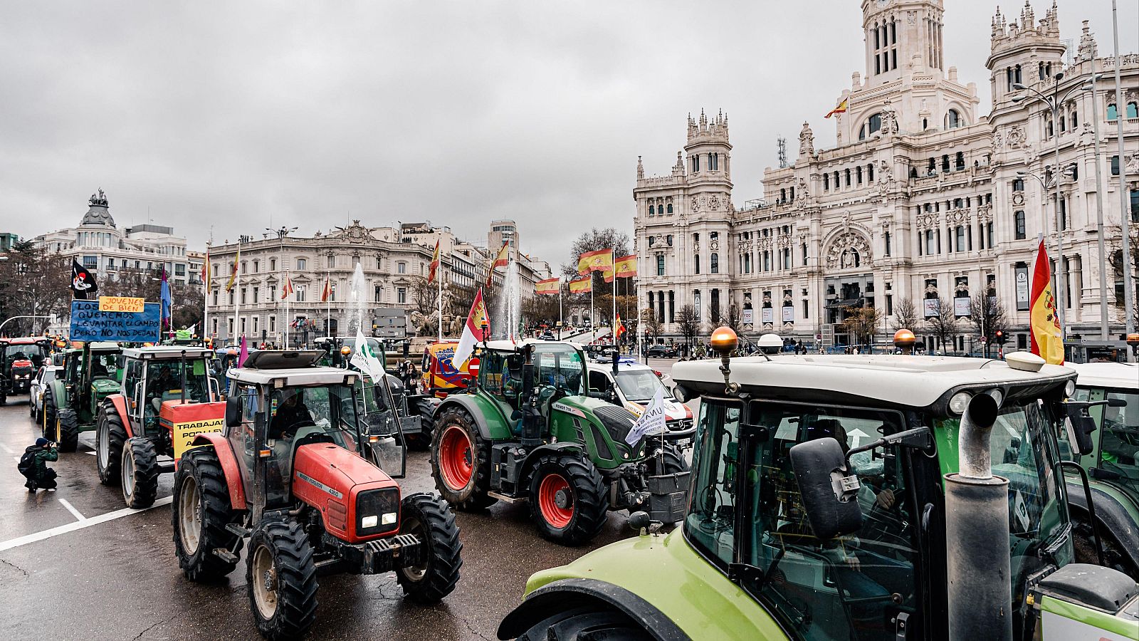 Miles de agricultores protestan en Madrid contra los recortes de la PAC y el acuerdo con el Mercosur | Ver
