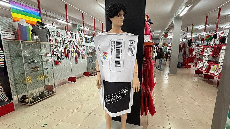 Disfraces 'made in Galicia': el modelo de �xito de una empresa familiar que exporta fantas�a a media Europa