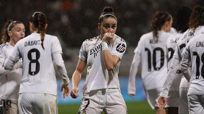 El Real Madrid remonta en París y se acerca a cuartos de final de la Champions