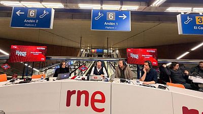 Un día en 'Las mañanas de RNE': en las tripas de un programa que recuerda que "la radio es un segundo corazón"
