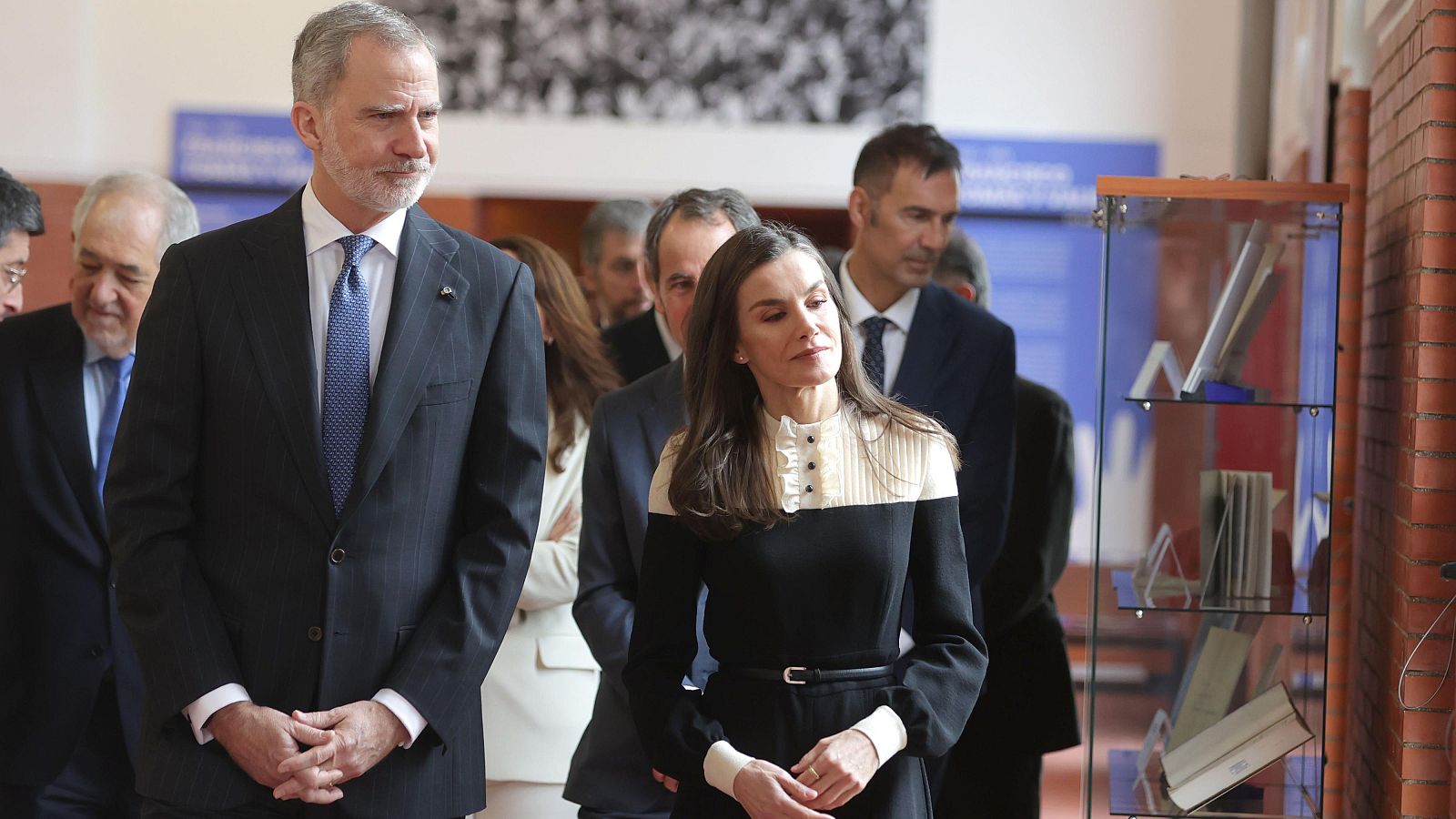 Los reyes presiden el homenaje a Francisco Tomás y Valiente a manos de ETA - Telediario 1 | Ver