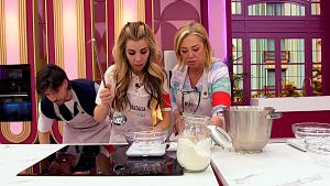 Roi, Bel�n Esteban y Natalia Rodr�guez durante su cocinado en 'Top Chef: Dulces y Famosos'