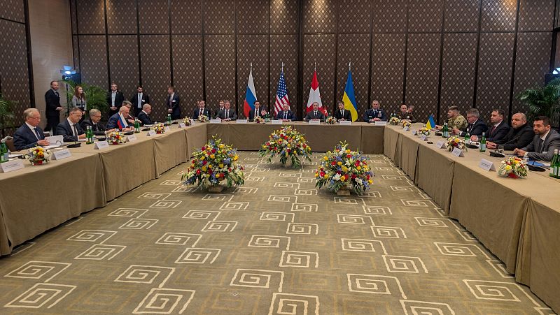 Ucrania y Rusia discuten "la mecánica de las posibles decisiones" en la primera jornada de negociaciones en Ginebra