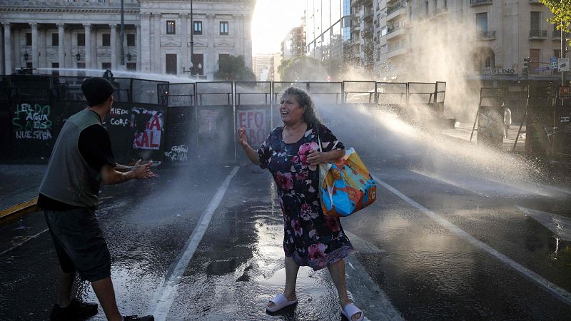 El Congreso de Argentina aprueba la reforma laboral que aumenta la jornada a 12 horas