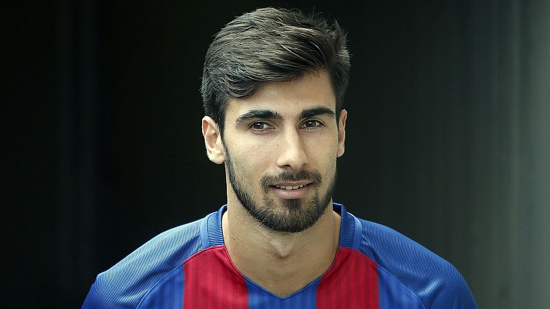 André Gomes: "No me siento bien y no disfruto en el campo"