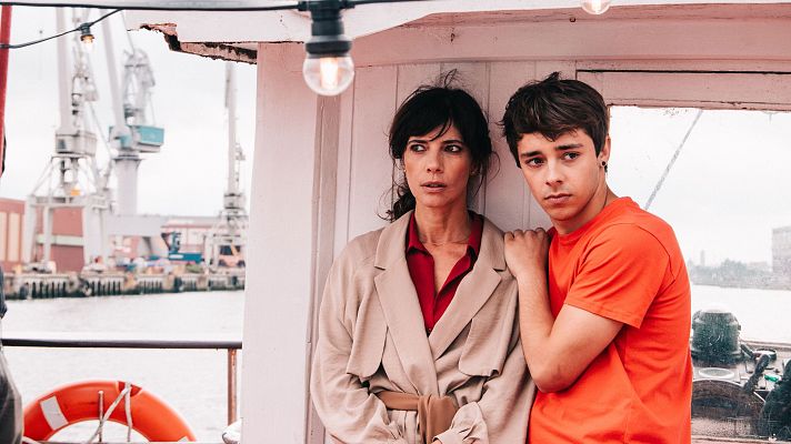 'El doble m�s quince' protagonizada por Maribel Verd� y Germ�n Alcarazu