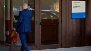 Una persona accede al juzgado de Catarroja en una imagen de archivo