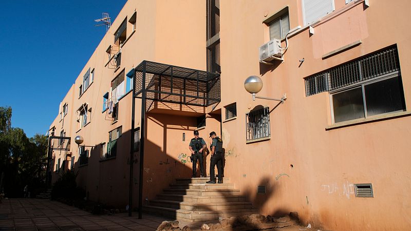 Un hombre mata a su hijo de diez a�os en Arona, Tenerife, y hiere de gravedad a la madre del menor