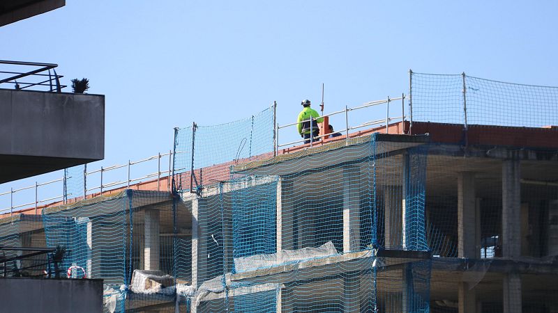 La compravenda d'habitatges assoleix rècord el 2025 i supera els nivells de la bombolla immobiliària