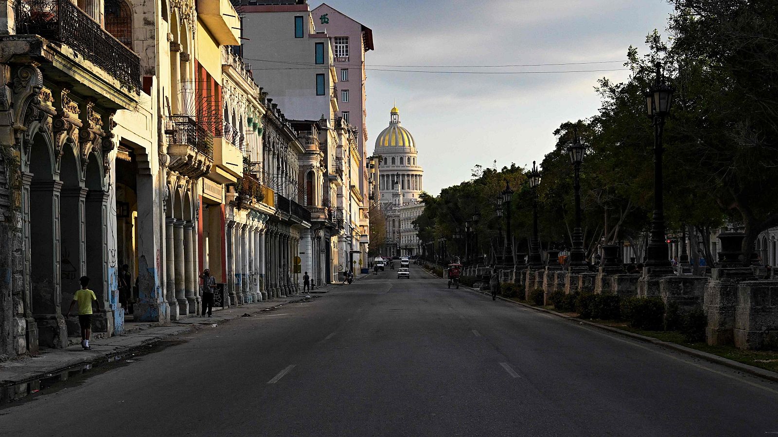 Cuba, al borde del colapso: necesita 1000.000 barriles diario como mínimo - La tarde en 24h | Ver