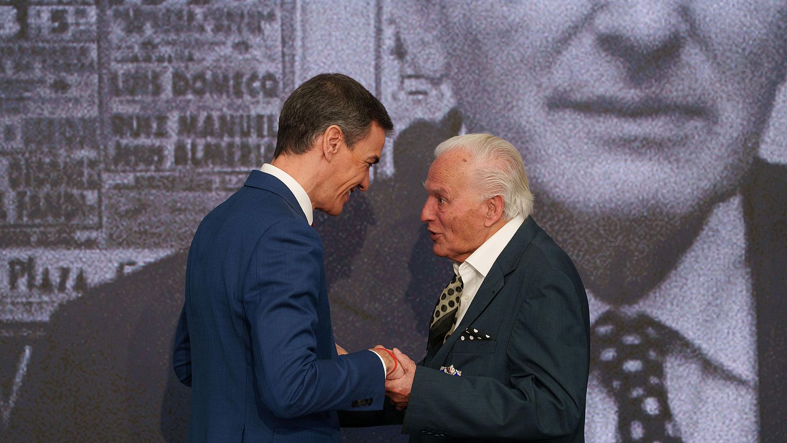 Especial informativo - Gelem, gelem. Homenaje al pueblo gitano - Especiales informativos | Ver