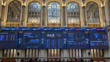 El Ibex 35 vuelve a cerrar en un m�ximo hist�rico y rompe la barrera de los 18.200 puntos