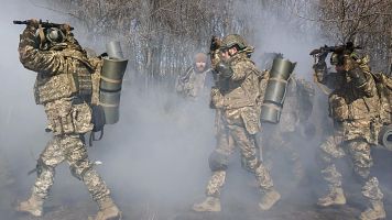 Cr�nica internacional -  En Ucrania, a 24 horas del cuarto aniversario de la invasi�n rusa, el final de la guerra no parece vislumbrarse