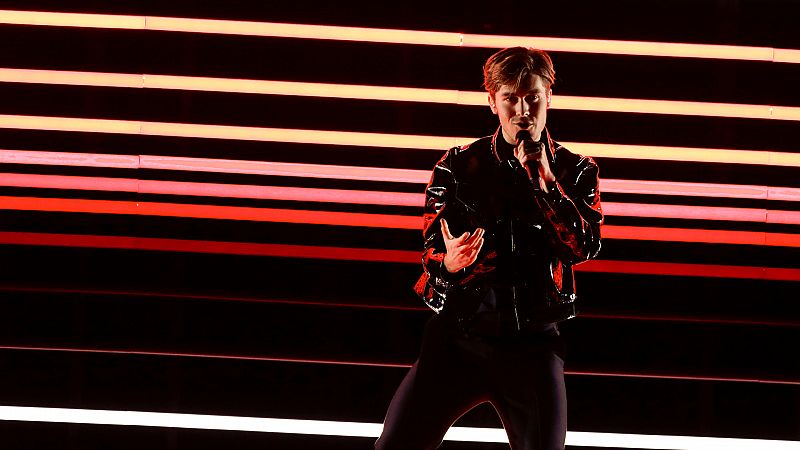 Suecia: Benjamin Ingrosso interpreta "Dance you off"