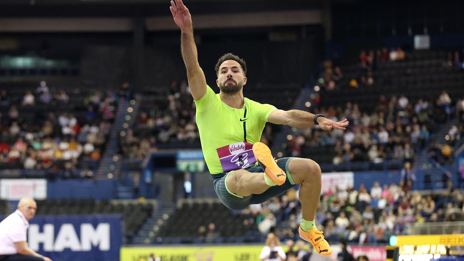 Eusebio Cáceres, campeón de España de salto de longitud - Atletismo | Ver