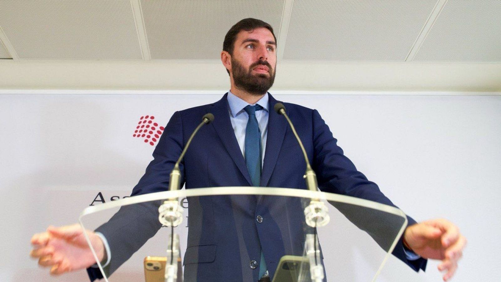 Dimite en bloque la dirección de Vox en Murcia - Telediario Matinal | Ver