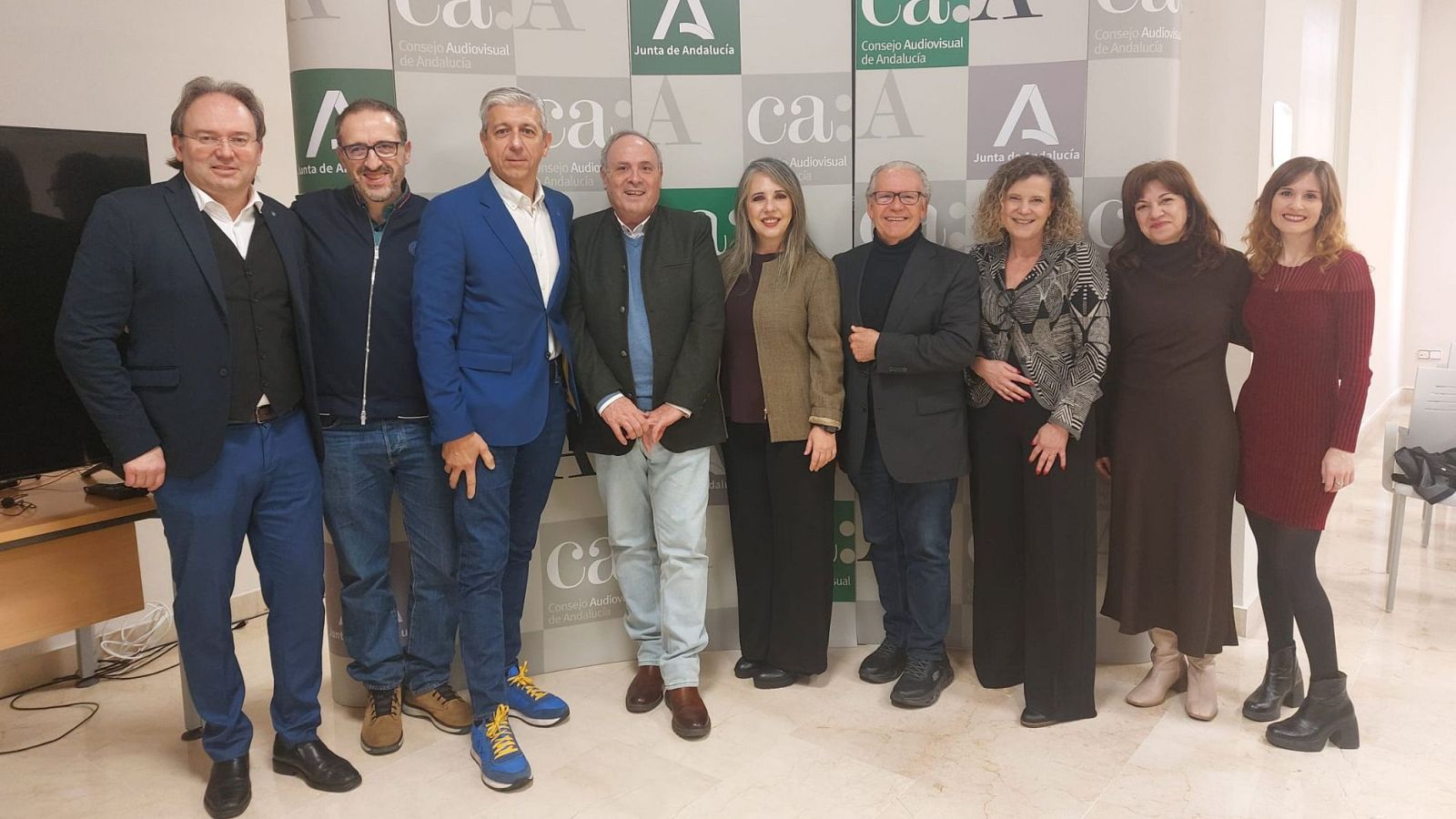 I Premio a la mejor tesis doctoral convocado por la C�tedra RTVE-US, en colaboraci�n con el CAA y la C�tedra RTVE-UGR