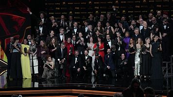 Foto de grupo de los premiados en los Goya.