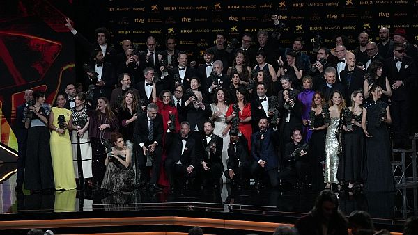 Foto de grupo de los premiados en los Goya.