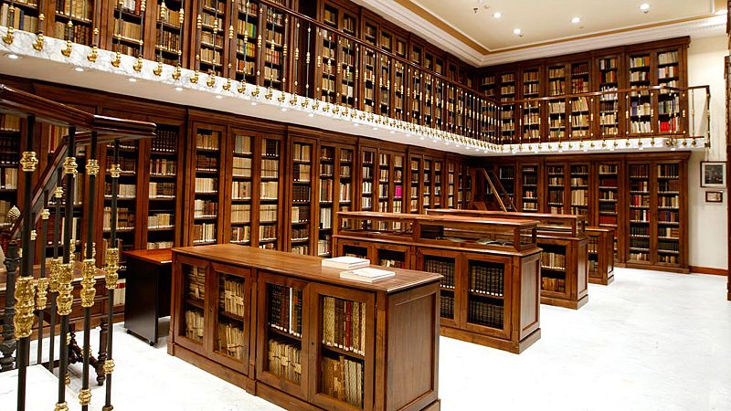 La RAE elimina la acepción de "fácil" referida únicamente a la mujer