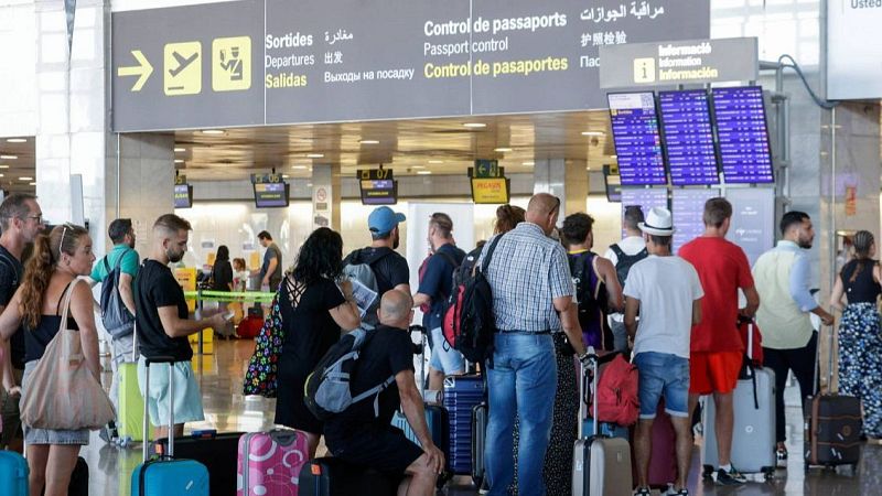 Catalunya arrenca l?any amb menys turistes per� bat r�cord de despesa