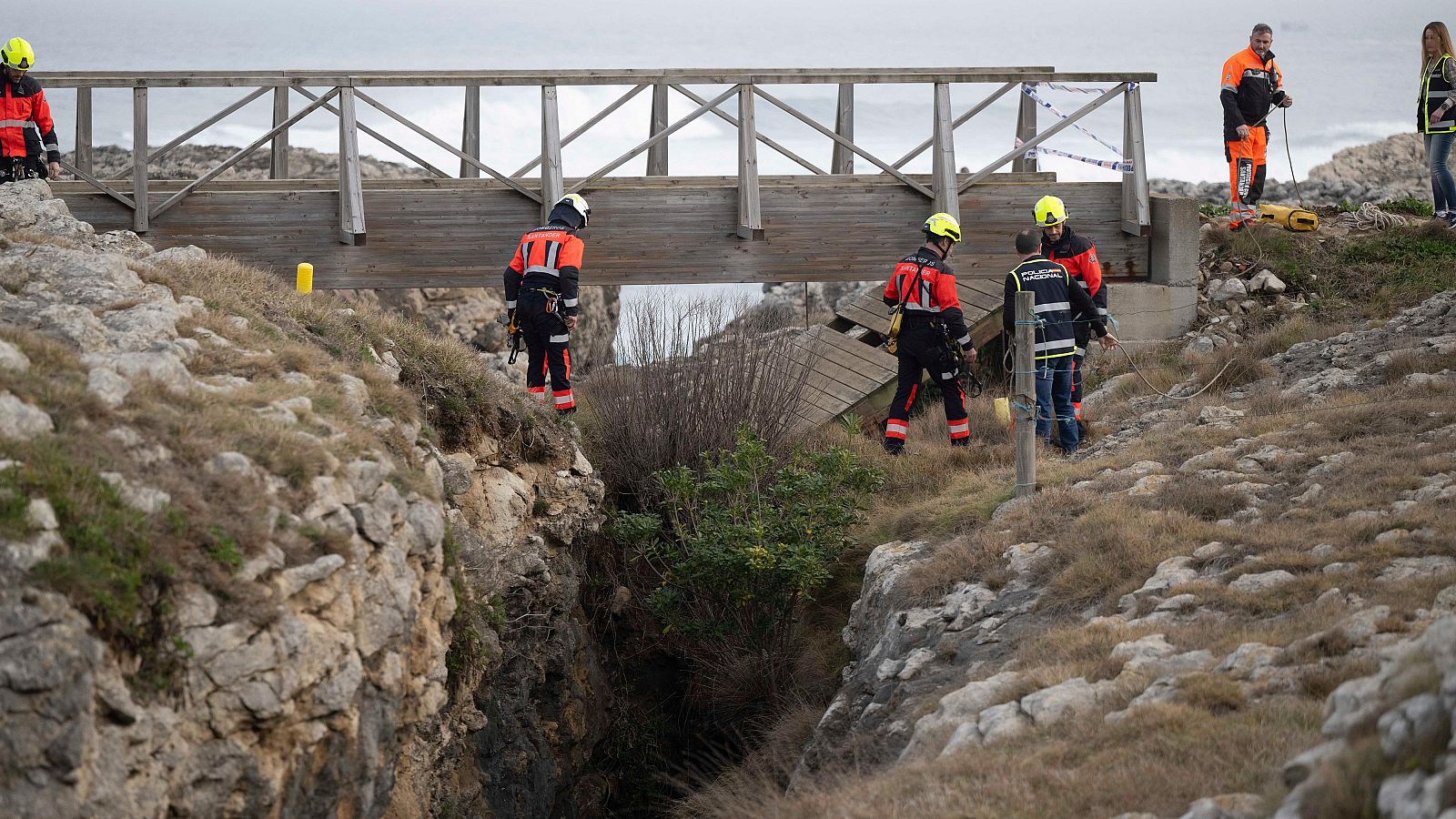 Las claves sobre la pasarela que cedió y causó cinco muertos en Santander - TeleCantabria | Ver