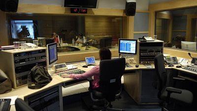 La mujer en la radio: un papel esencial en una carrera llena de obstáculos