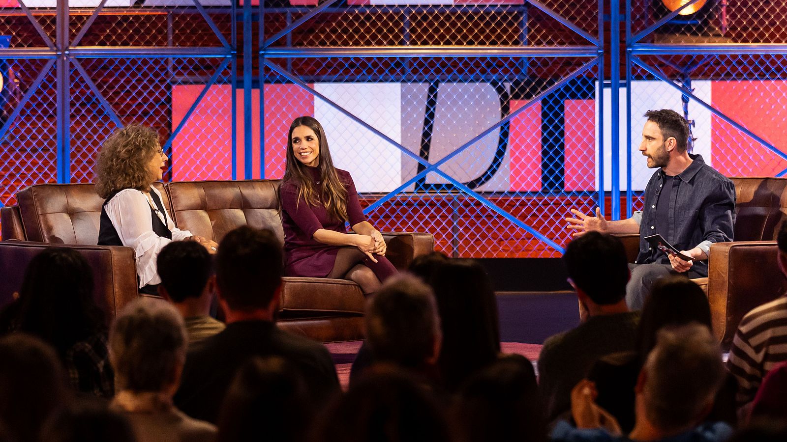 Lolita y Elena Furiase en 'Al margen de todo'