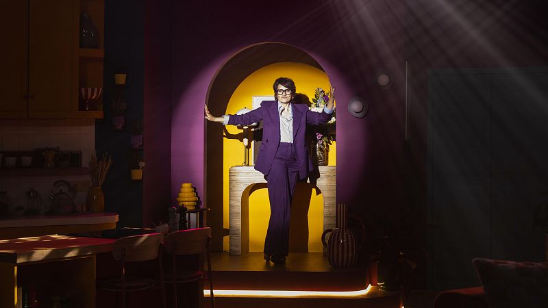 La 2Cat estrena 'I ara què?', el programa sorpresa de Sílvia Abril en prime time